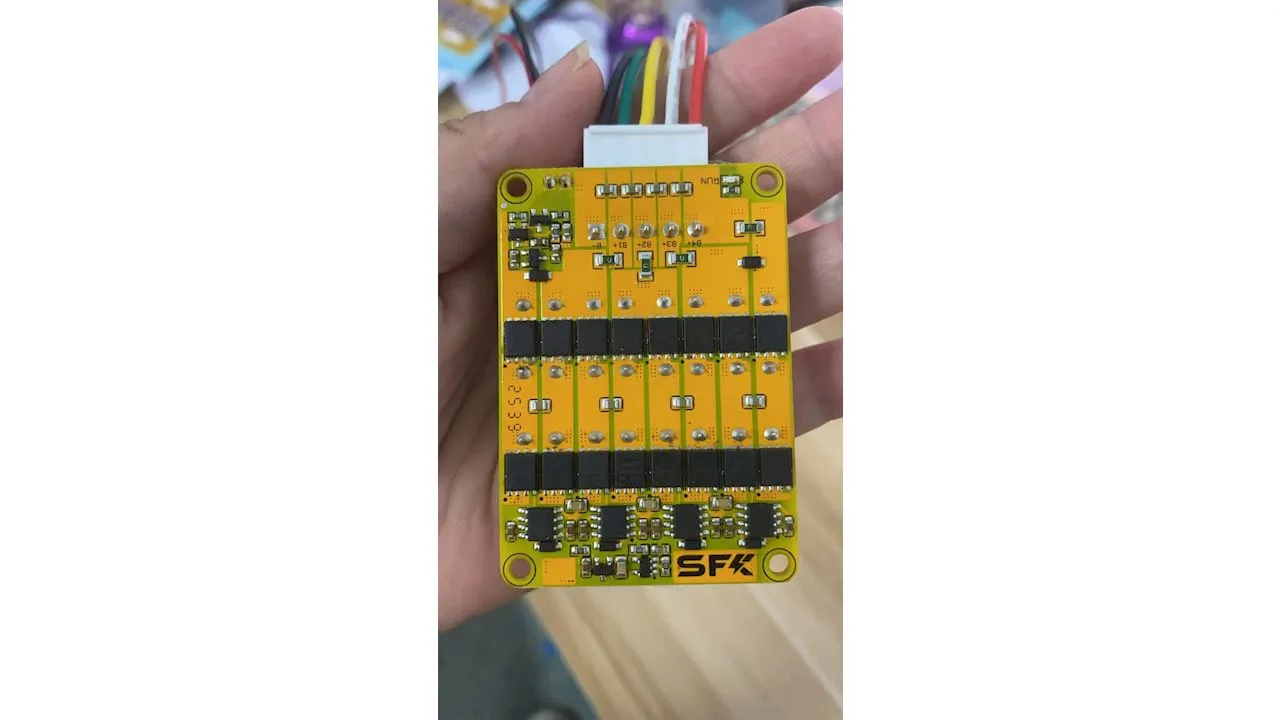 Sun Fun Kits Active Balancer V2, adjustable activation voltage, 5amp  balancing capable.